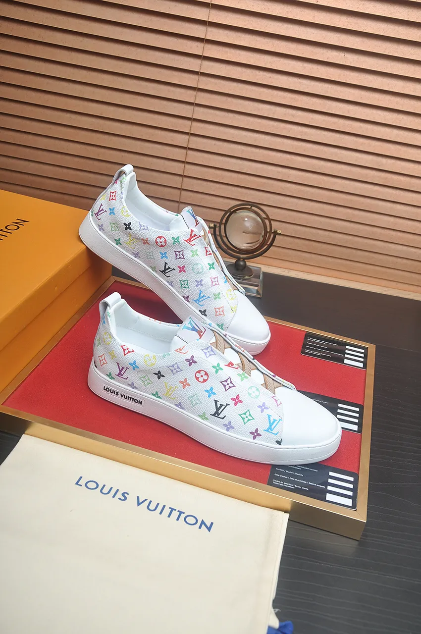 Men's men's shoes💰460💶[LOUIS VUITTON] Same style as LV. Louis Vuitton official website [satisfied] original single hot model, LV original factory cowhide material 👑1:1 original plate, sheepskin lining, original foam outsole. Body accessories one-to-one mold opening 💪 Counter quality 🙏 Dear friends, if you are still worried about wearing matching shoes 💋, then these shoes are your best choice 🎁🎁! 38-44